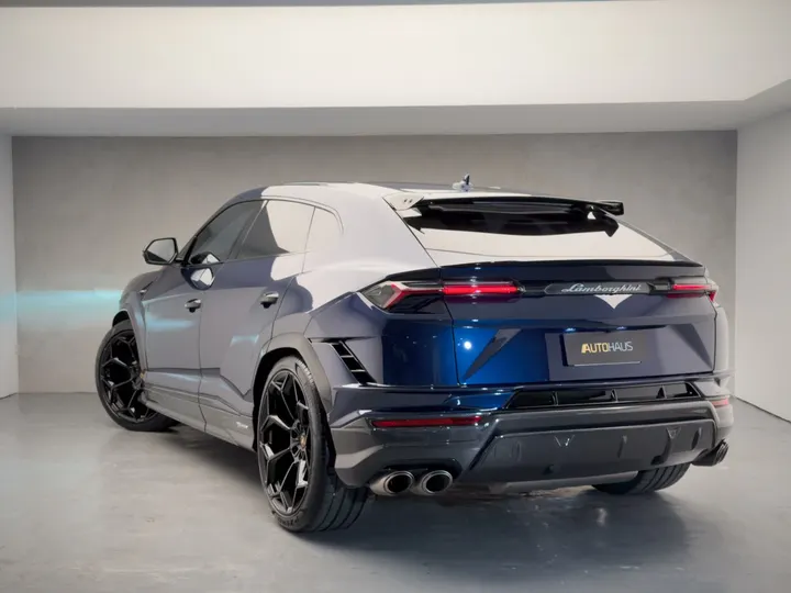 LAMBORGHINI URUS — foto 18
