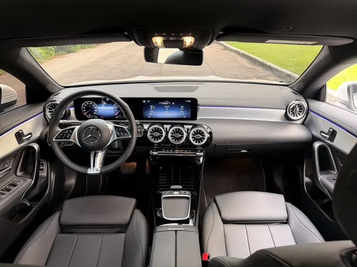 MERCEDES-BENZ CLA 200 — foto 6