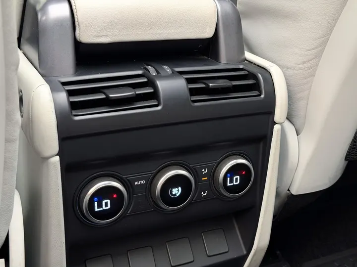 LAND ROVER DEFENDER — foto 15